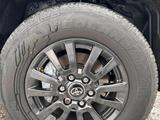 Новые летние шины 245/70/R18 с оригинальными дисками за 600 000 тг. в Алматы