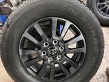 Новые летние шины 245/70/R18 с оригинальными дисками за 600 000 тг. в Алматы – фото 3