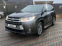 Toyota Highlander 2017 года за 18 200 000 тг. в Алматы