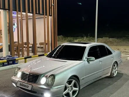 Mercedes-Benz E 55 AMG 2000 года за 8 000 000 тг. в Шымкент – фото 3