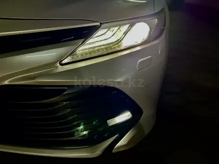 Toyota Camry 2019 года за 16 500 000 тг. в Астана – фото 2