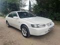 Toyota Camry 1999 года за 2 570 000 тг. в Усть-Каменогорск – фото 2