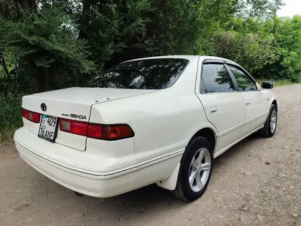 Toyota Camry 1999 года за 2 570 000 тг. в Усть-Каменогорск – фото 4