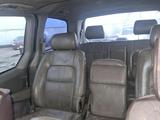 Kia Carnival 2003 года за 800 000 тг. в Атырау – фото 5