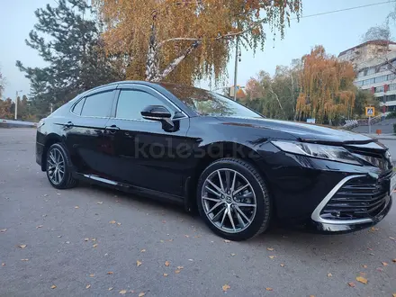 Toyota Camry 2021 года за 15 900 000 тг. в Алматы – фото 24