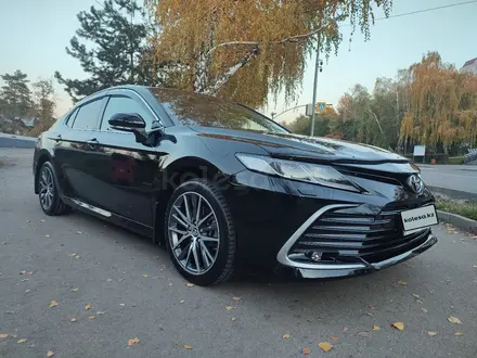 Toyota Camry 2021 года за 15 900 000 тг. в Алматы – фото 7