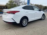 Hyundai Accent 2021 года за 8 450 000 тг. в Караганда – фото 2