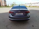 Hyundai Accent 2021 года за 8 500 000 тг. в Петропавловск – фото 4