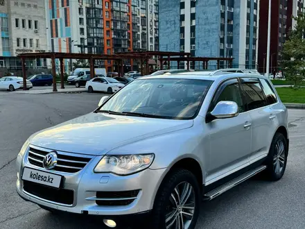 Volkswagen Touareg 2007 года за 4 500 000 тг. в Алматы – фото 4