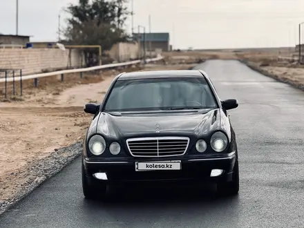 Mercedes-Benz E 280 1999 года за 4 800 000 тг. в Жанаозен