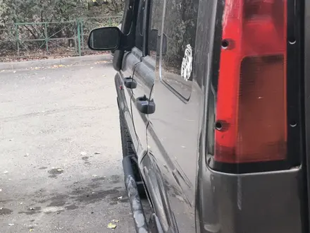 Land Rover Discovery 2004 года за 5 900 000 тг. в Алматы – фото 12