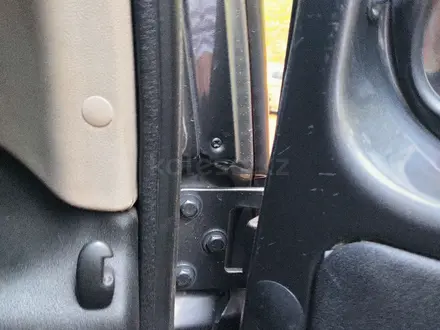 Land Rover Discovery 2004 года за 5 900 000 тг. в Алматы – фото 20