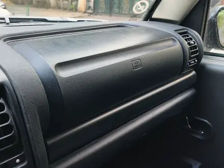 Land Rover Discovery 2004 года за 5 900 000 тг. в Алматы – фото 25
