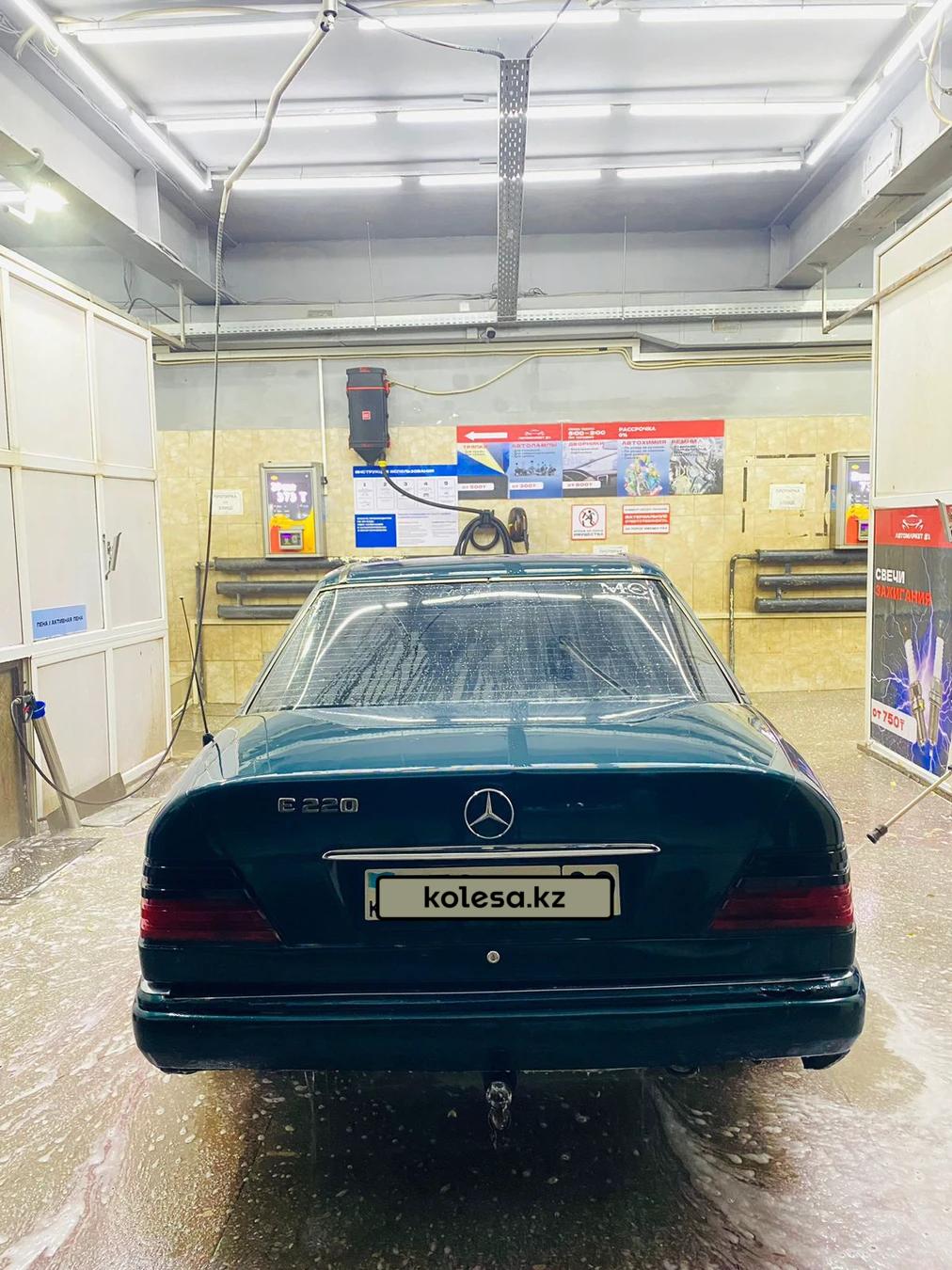 Mercedes-Benz E 220 1994 г.