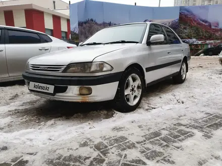 Toyota Carina 1997 года за 1 600 000 тг. в Алматы – фото 2