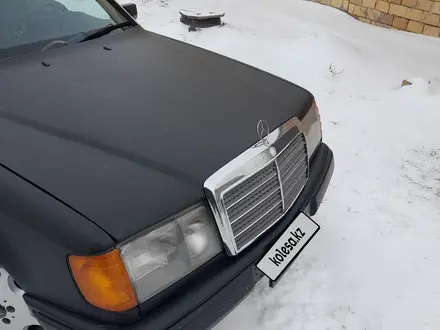 Mercedes-Benz E 230 1991 года за 1 450 000 тг. в Караганда – фото 3