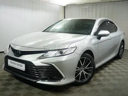 Toyota Camry 2023 года за 19 300 000 тг. в Алматы