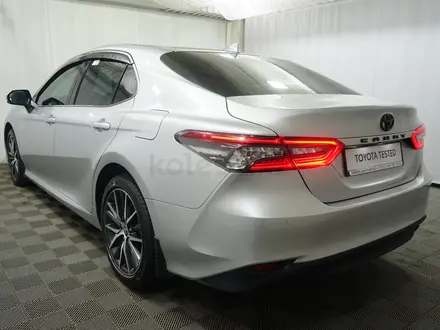 Toyota Camry 2023 года за 19 300 000 тг. в Алматы – фото 2