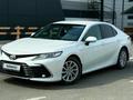 Toyota Camry 2021 года за 13 500 000 тг. в Атырау