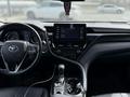 Toyota Camry 2021 года за 13 500 000 тг. в Атырау – фото 7