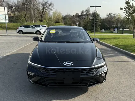 Hyundai Elantra 2024 года за 10 690 000 тг. в Алматы – фото 3