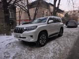 Toyota Land Cruiser Prado 2022 года за 27 800 000 тг. в Алматы