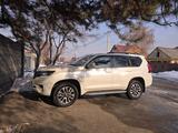 Toyota Land Cruiser Prado 2022 года за 27 800 000 тг. в Алматы – фото 2