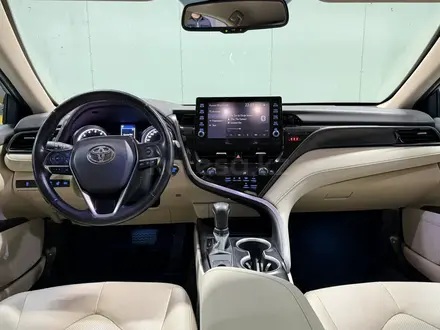 Toyota Camry 2021 года за 13 500 000 тг. в Шымкент – фото 13