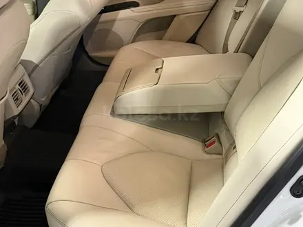 Toyota Camry 2021 года за 13 500 000 тг. в Шымкент – фото 16