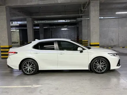Toyota Camry 2021 года за 13 500 000 тг. в Шымкент – фото 5