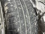 Тайота Камри70 родной диски и шины за 420 000 тг. в Актау – фото 4