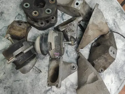 Опора двигателя крепления лапа. Подушки АКПП. Тойота Lexus 1UZ-FE и 3UZ-FE за 10 000 тг. в Алматы – фото 2