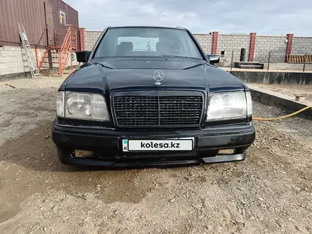 Mercedes-Benz E 220 1993 года за 1 250 000 тг. в Кызылорда – фото 2