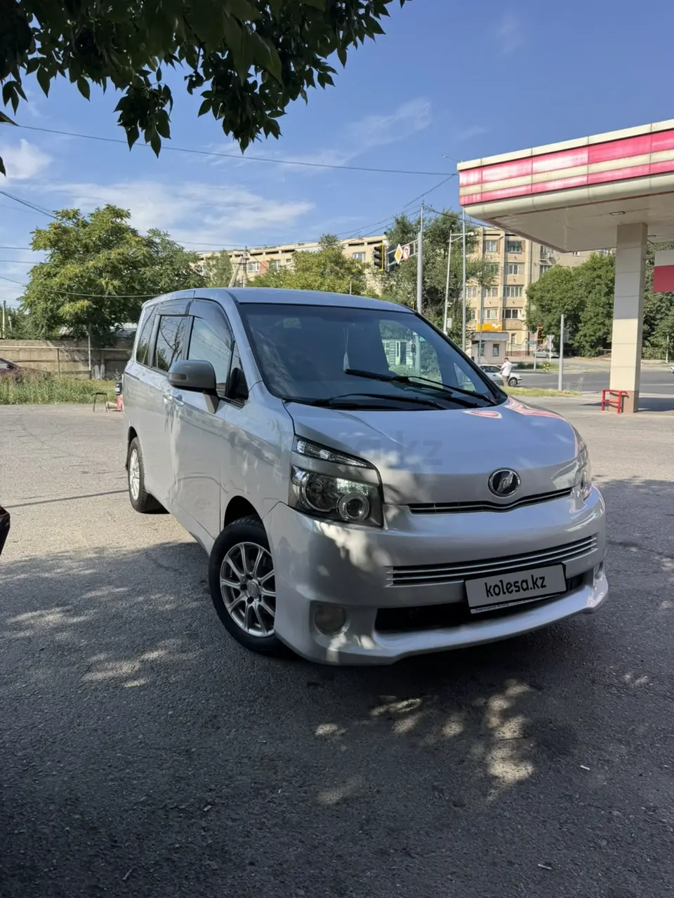 Toyota Voxy, 2007