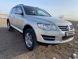 Volkswagen Touareg 2008 года за 7 500 000 тг. в Караганда – фото 2