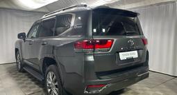 Toyota Land Cruiser Premium+ 2022 года за 47 800 000 тг. в Алматы – фото 2