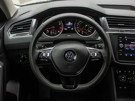 Volkswagen Tiguan 2021 года за 12 200 000 тг. в Алматы – фото 11