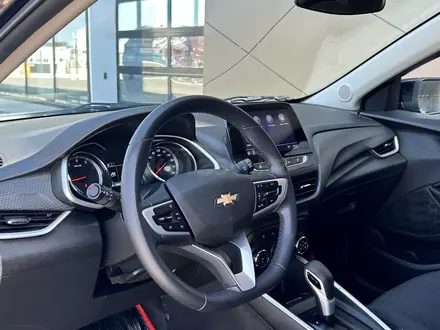 Chevrolet Onix 2023 года за 5 670 000 тг. в Караганда – фото 10