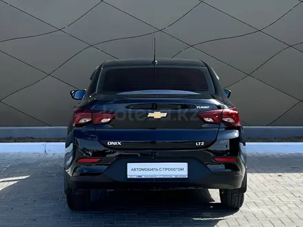 Chevrolet Onix 2023 года за 5 670 000 тг. в Караганда – фото 6
