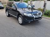 Volkswagen Touareg 2008 годаүшін7 700 000 тг. в Алматы – фото 2