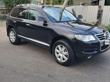 Volkswagen Touareg 2008 года за 7 700 000 тг. в Алматы – фото 10