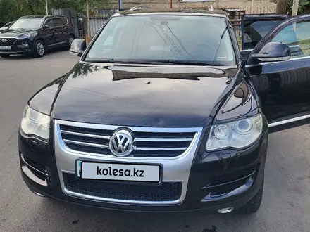 Volkswagen Touareg 2008 года за 7 700 000 тг. в Алматы – фото 11