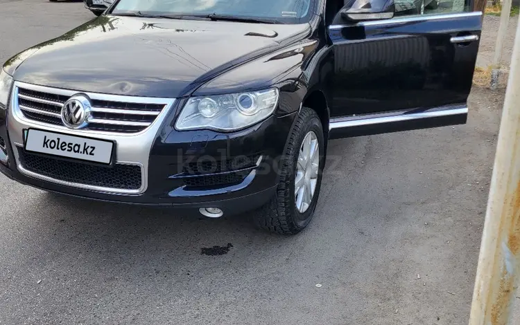 Volkswagen Touareg 2008 года за 7 700 000 тг. в Алматы