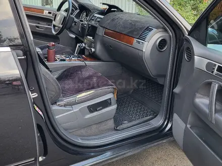 Volkswagen Touareg 2008 года за 7 700 000 тг. в Алматы – фото 3