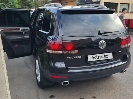 Volkswagen Touareg 2008 года за 7 700 000 тг. в Алматы – фото 8