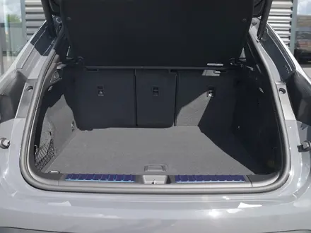 Porsche Macan RWD 2025 года за 71 500 000 тг. в Актобе – фото 15