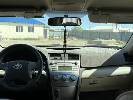 Toyota Camry 2011 года за 4 500 000 тг. в Атырау – фото 2