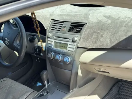 Toyota Camry 2011 года за 4 500 000 тг. в Атырау – фото 6