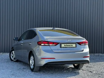 Hyundai Elantra 2017 года за 7 890 000 тг. в Актобе – фото 5