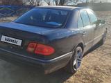 Mercedes-Benz E 200 1997 года за 2 450 000 тг. в Актобе – фото 5